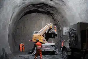 Travaux dans un tunnel