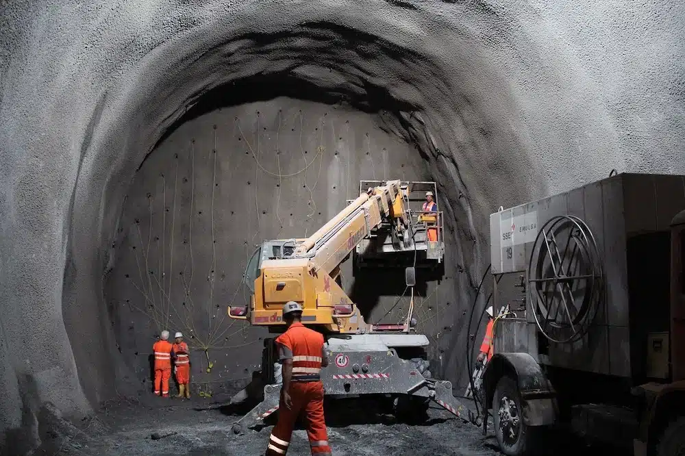 Travaux dans un tunnel