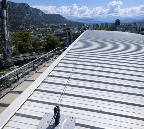 Ligne de vie toiture pour assurer la sécurité en hauteur